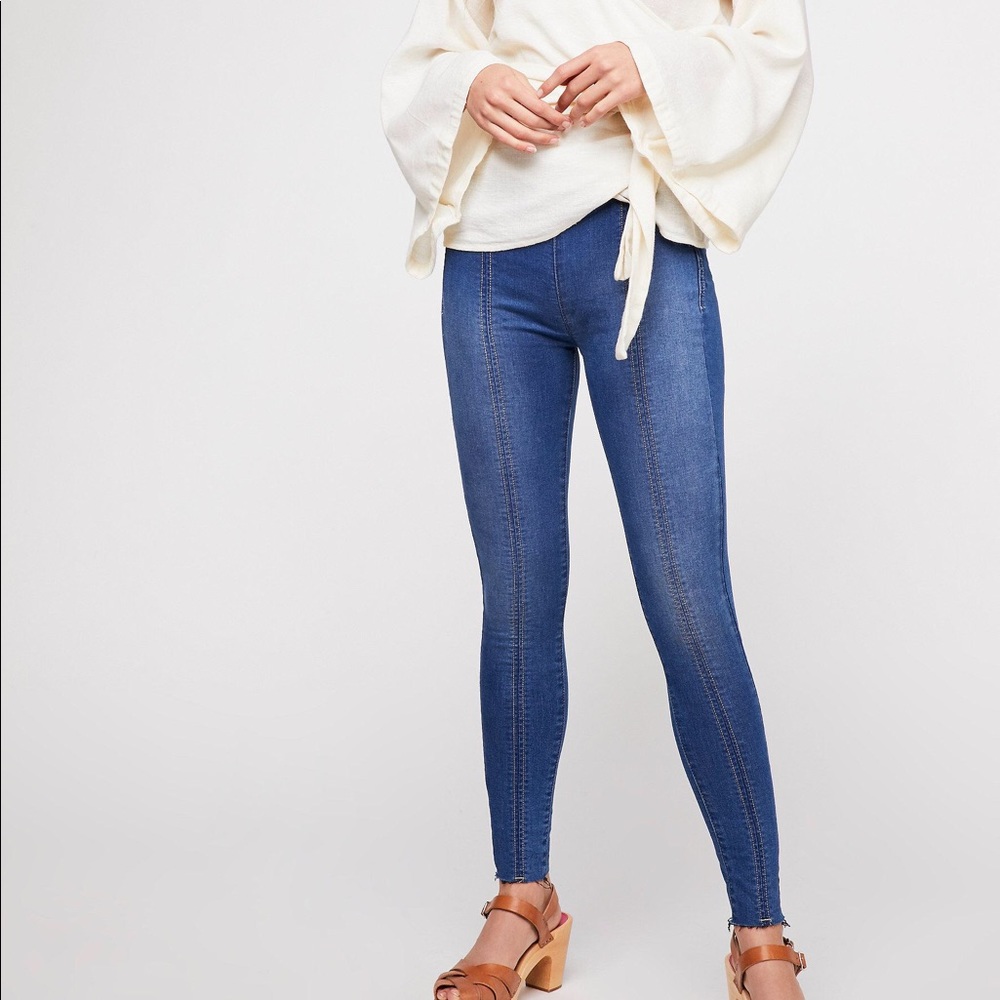 Seamed pull on skinny jeans